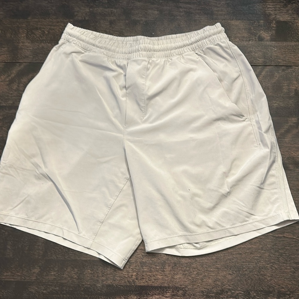Lululemon pace breaker 7” inch inseam, light grey